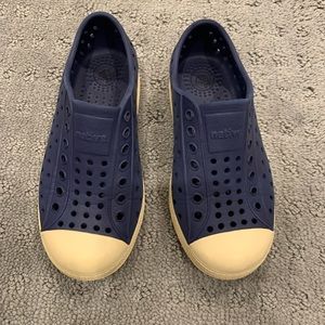 Boys Native Jefferson Navy Blue Slip On Shoes Size 11 C.